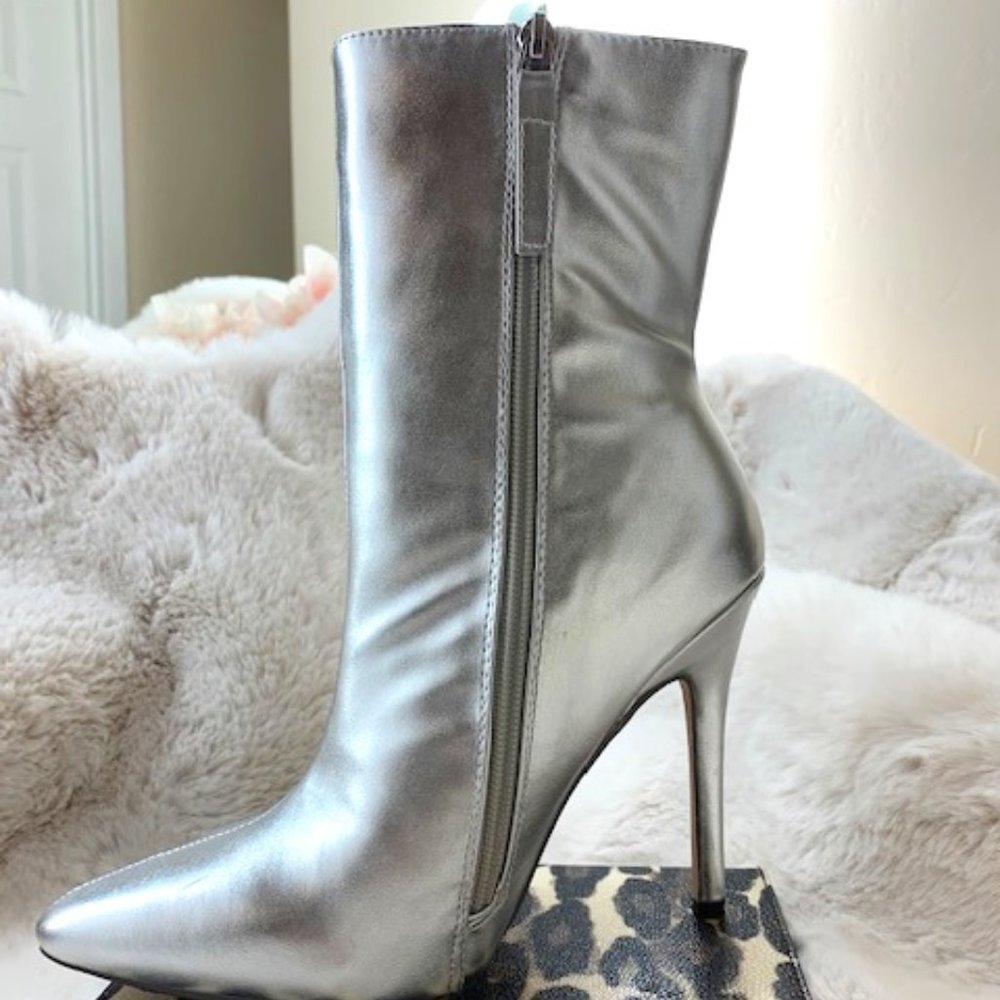 Chase & Chloe women's high heel booties